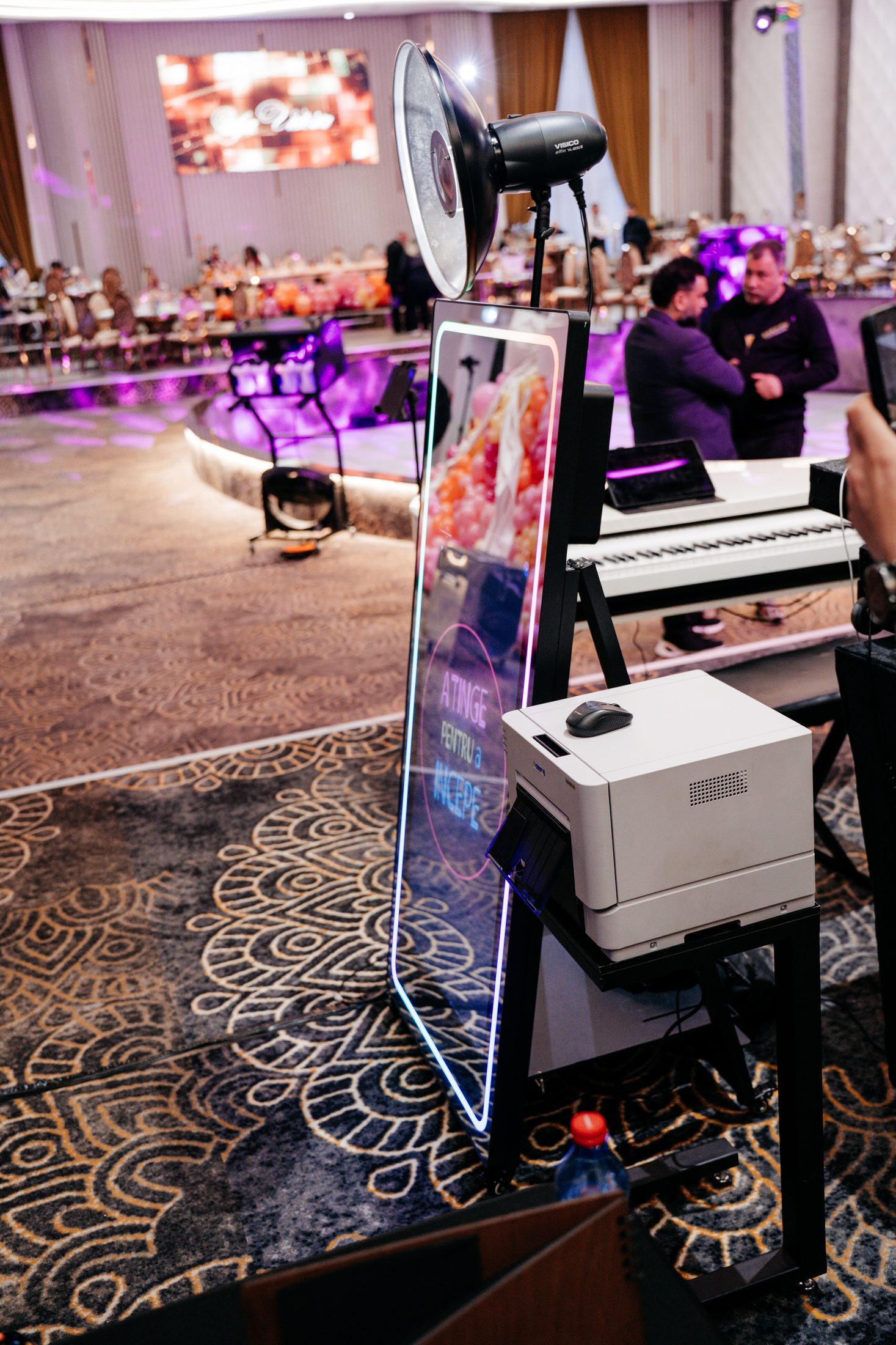 Cabină foto interactivă cu ecran touch la eveniment — I.M. Events